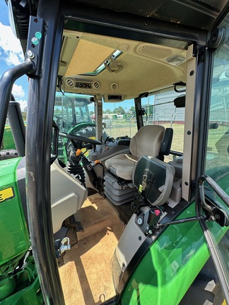 2023 John Deere 5067E Photo 5