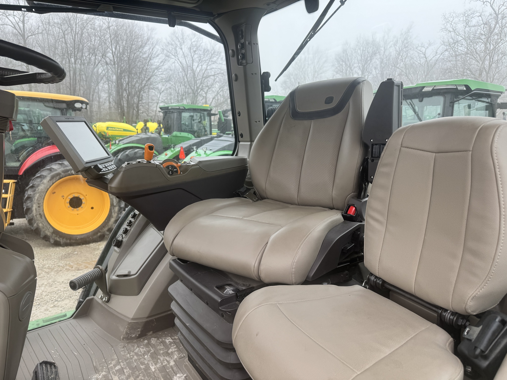 2023 John Deere 8R 280 Image 17