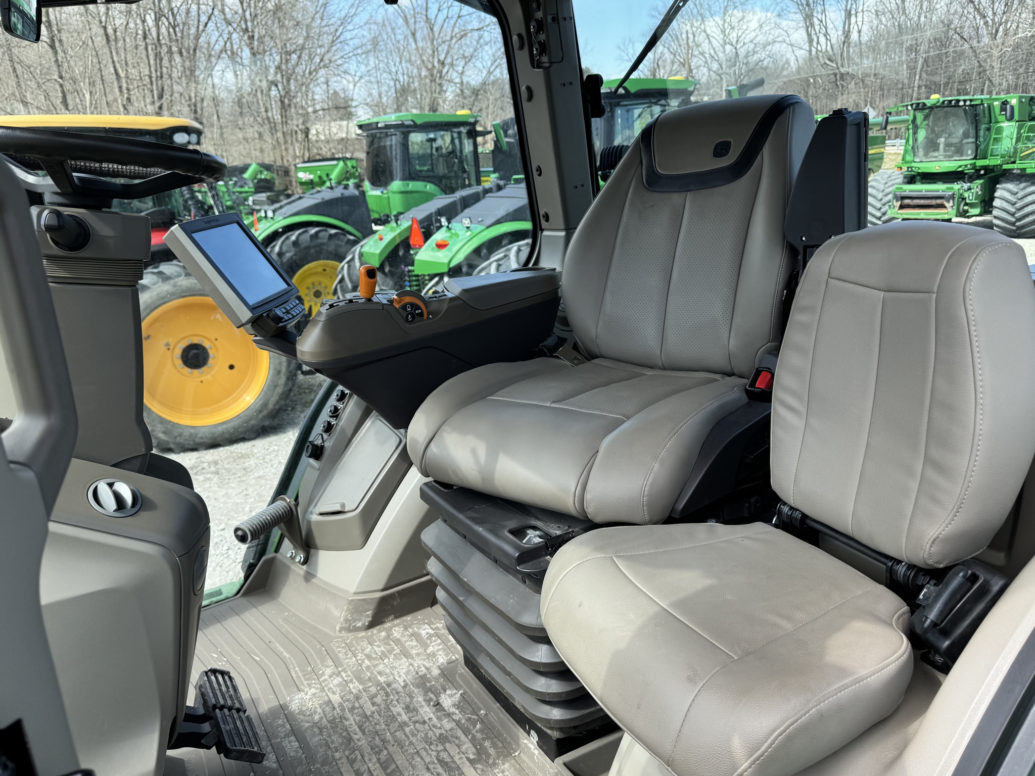 2023 John Deere 8R 280 Image 6