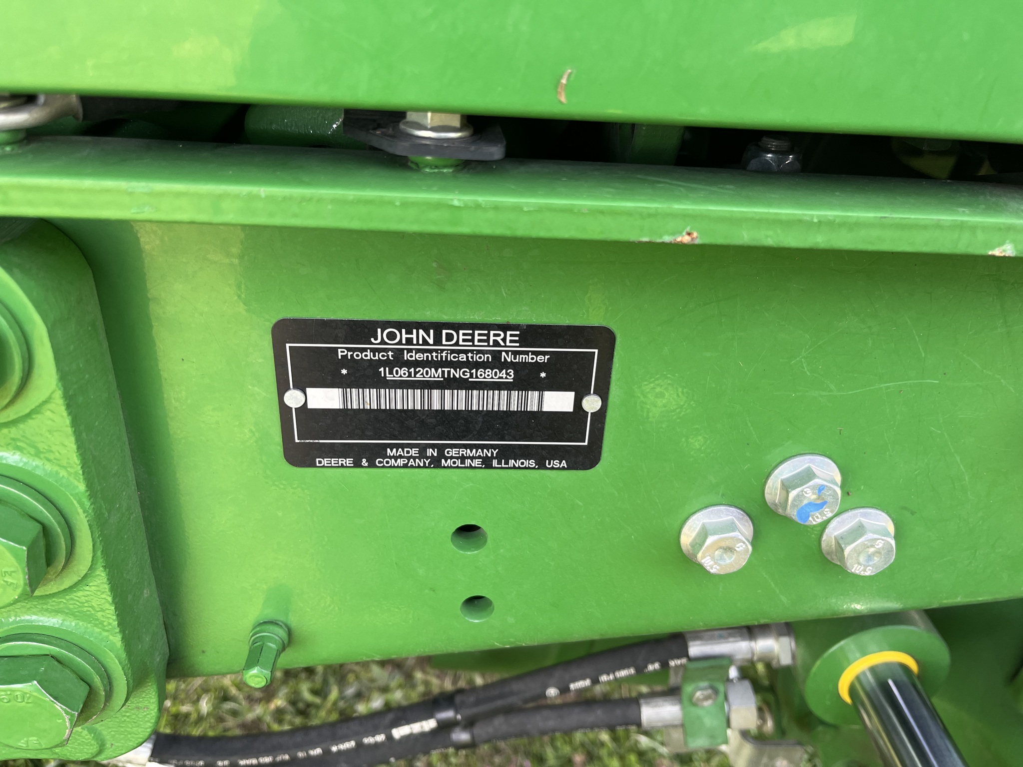  2022 John Deere 6120M at Heritage Tractor in Harrison, AR
