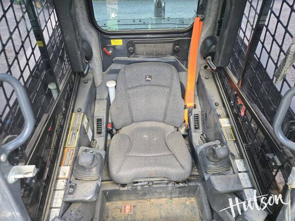 Photo of 2023 John Deere 333G