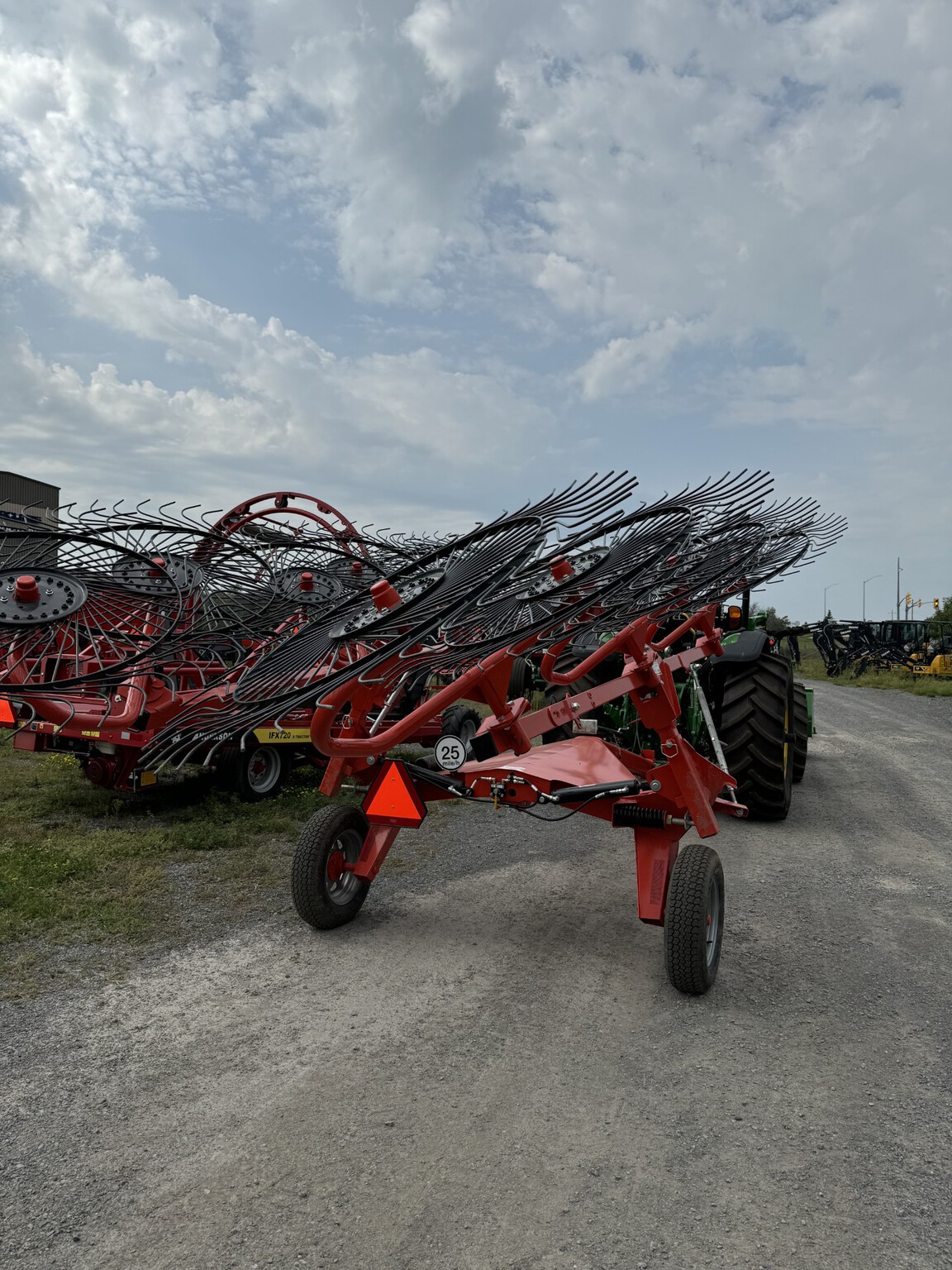 2023 Kuhn SR112 Image 2