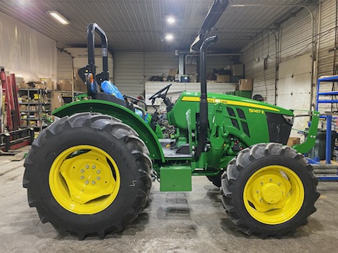 2024 John Deere 5067E Image 3