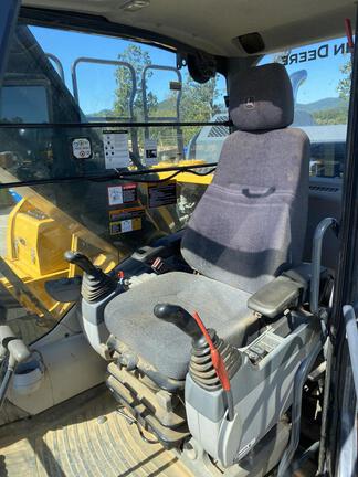 2022 John Deere 210G LC