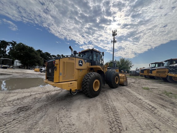 2023 John Deere 744 P