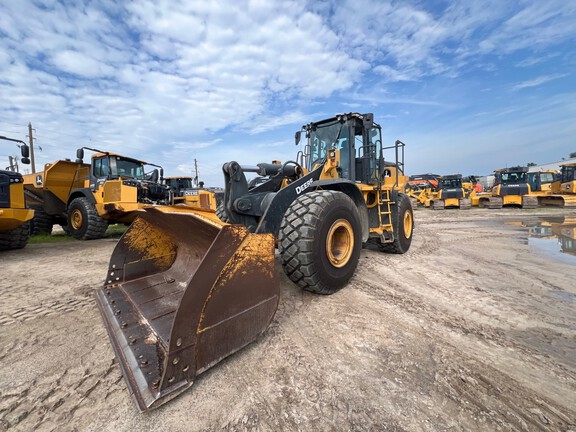 Photo of a 2023 John Deere 744 P