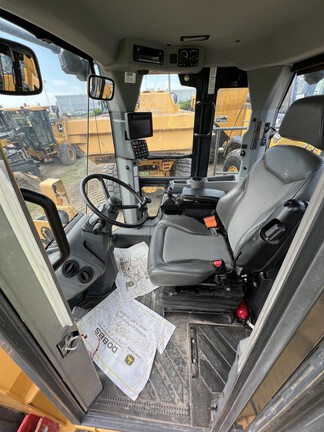 2023 John Deere 744 P