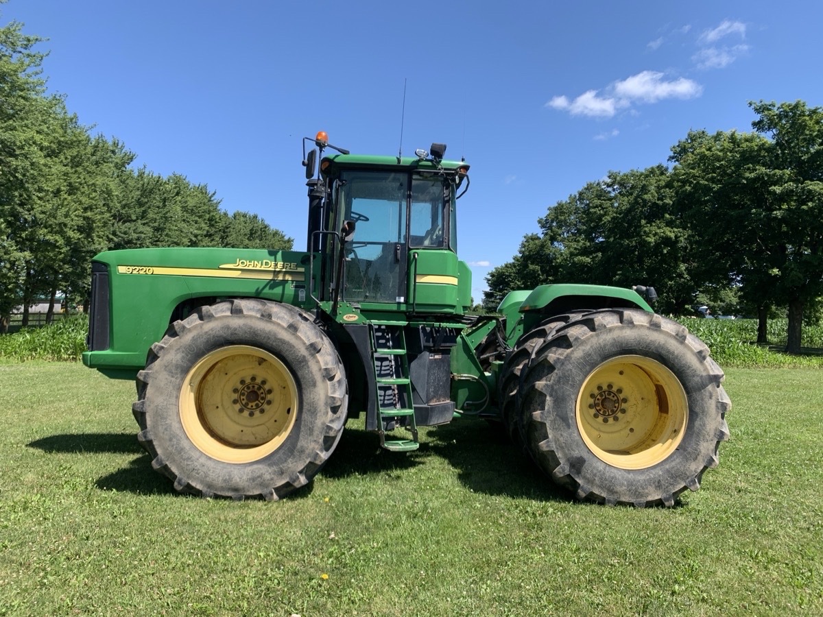 2006 John Deere 9220 Image 2