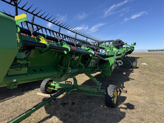Used 2023 John Deere HD45R Combine Platforms at Horizon Ag & Turf in Warburg, AB - Photo3
