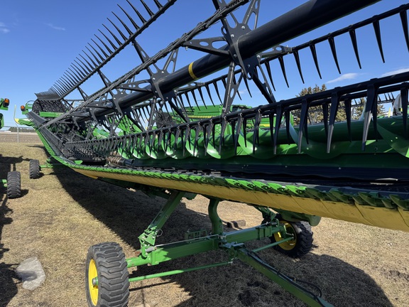 Used 2023 John Deere HD45R Combine Platforms at Horizon Ag & Turf in Warburg, AB - Photo4