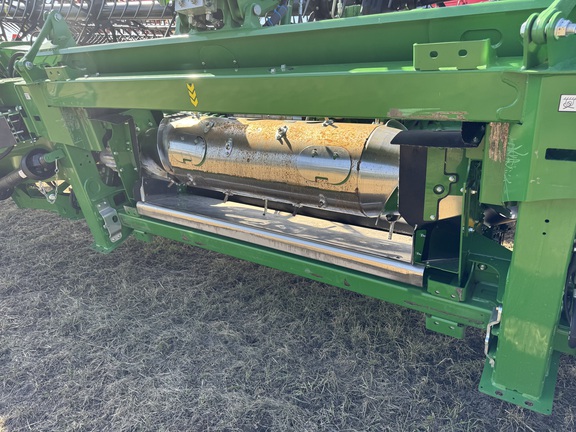 Used 2023 John Deere HD45R Combine Platforms at Horizon Ag & Turf in Warburg, AB - Photo9