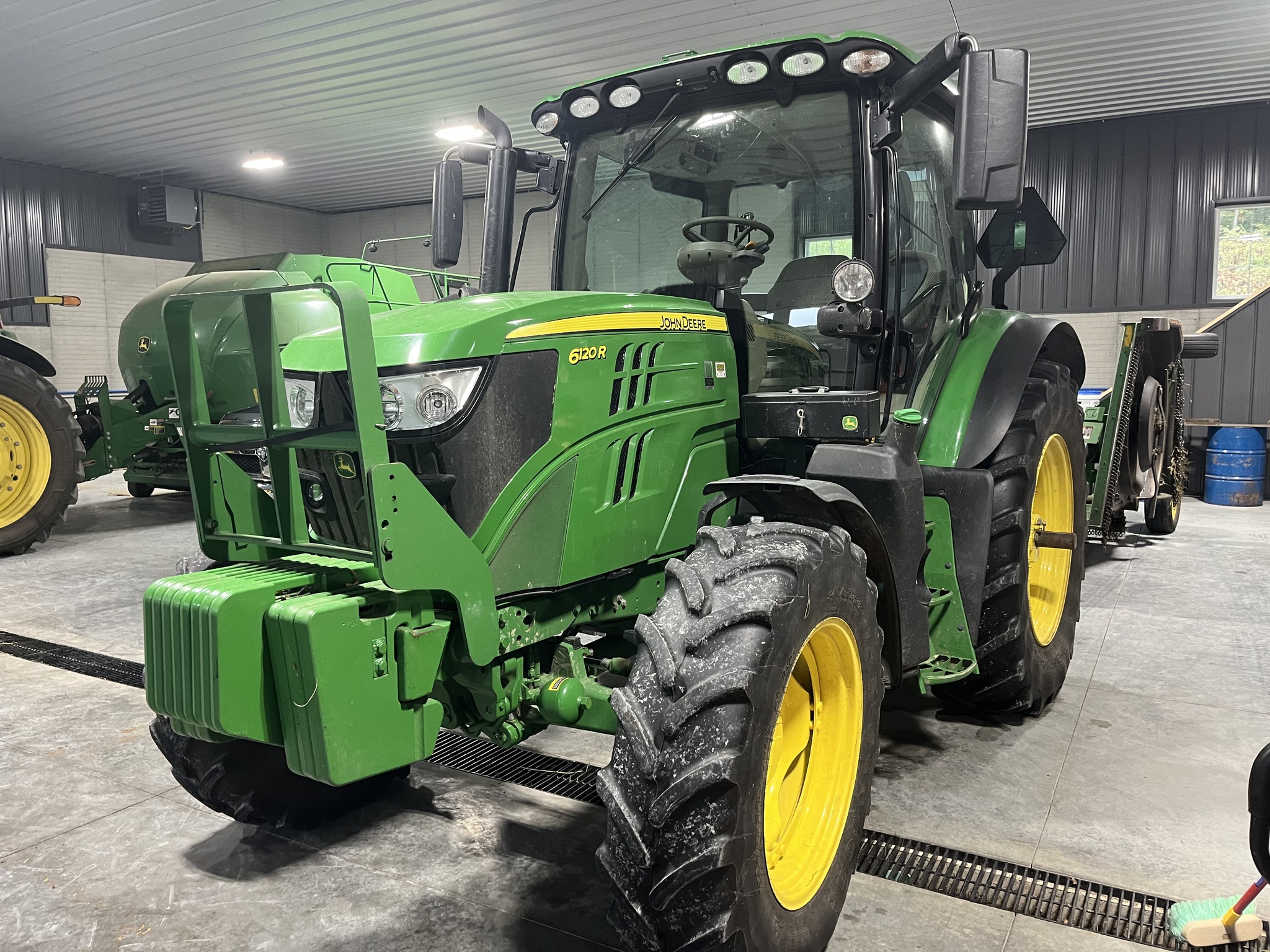2018 John Deere 6120R Image 1
