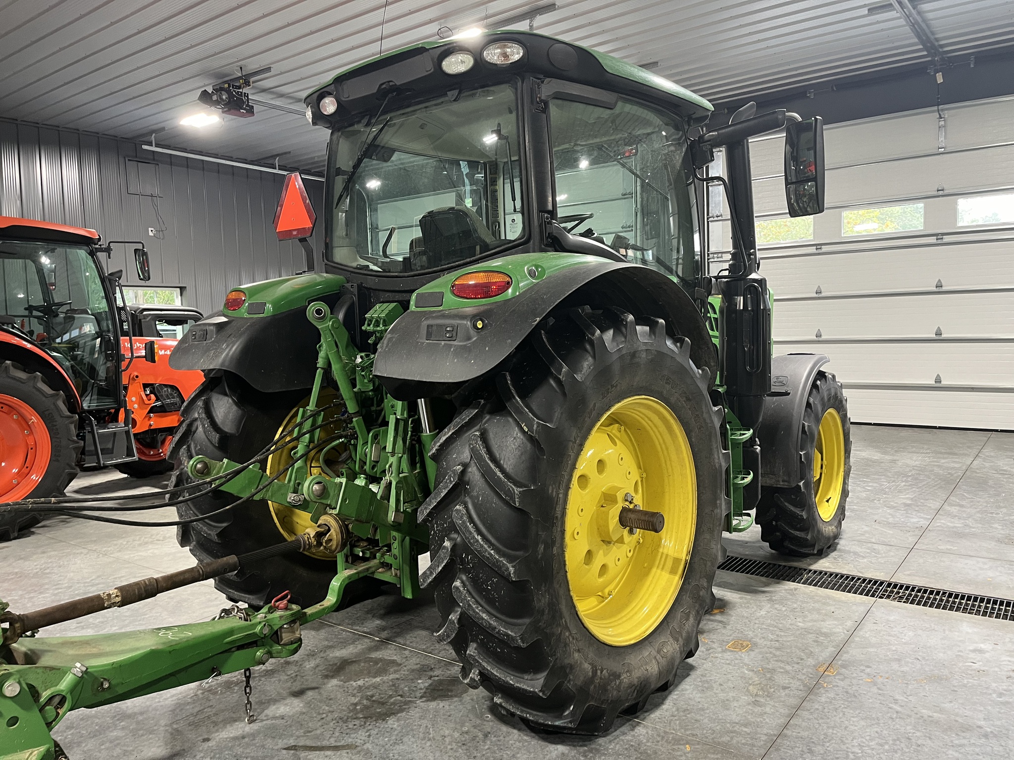 2018 John Deere 6120R Image 4