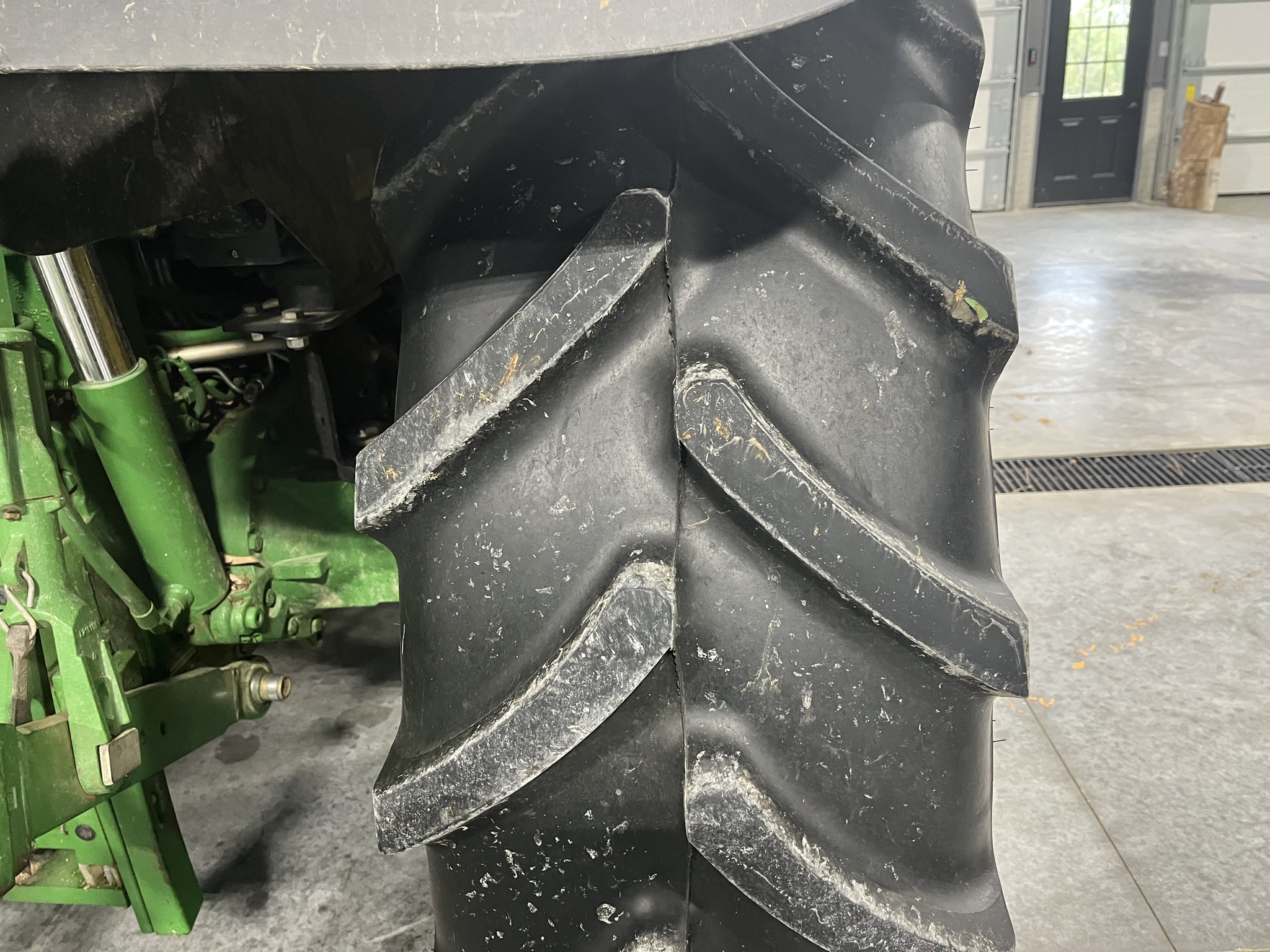 2018 John Deere 6120R Image 7