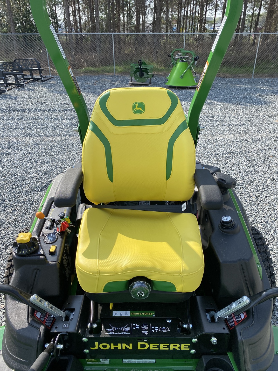 2025 John Deere Z960M Image 4