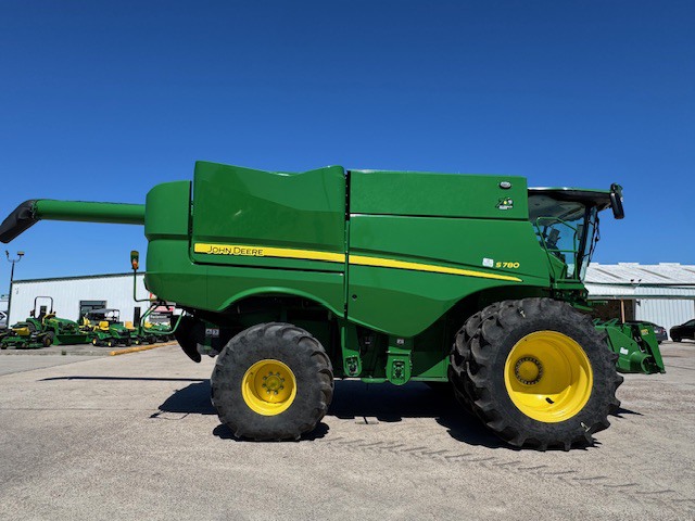 2022 John Deere S780 Image 2