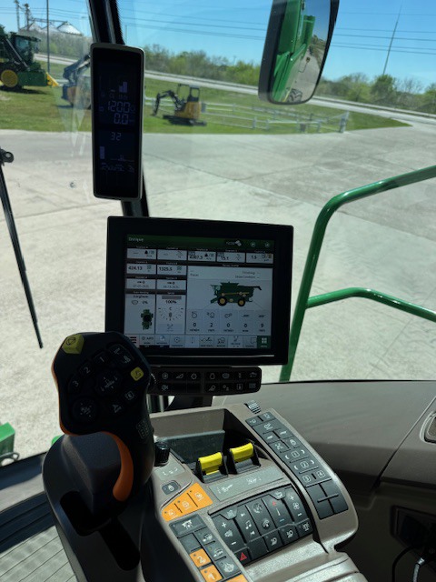 2022 John Deere S780 Image 13