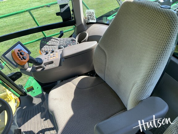 Photo of 2022 John Deere 9800