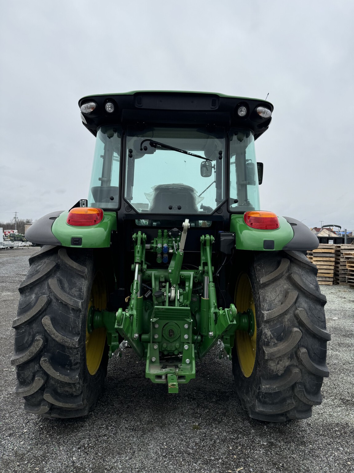 2022 John Deere 5075M Image 3