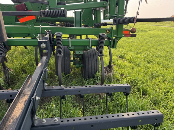 2012 John Deere 2210 - Photo9