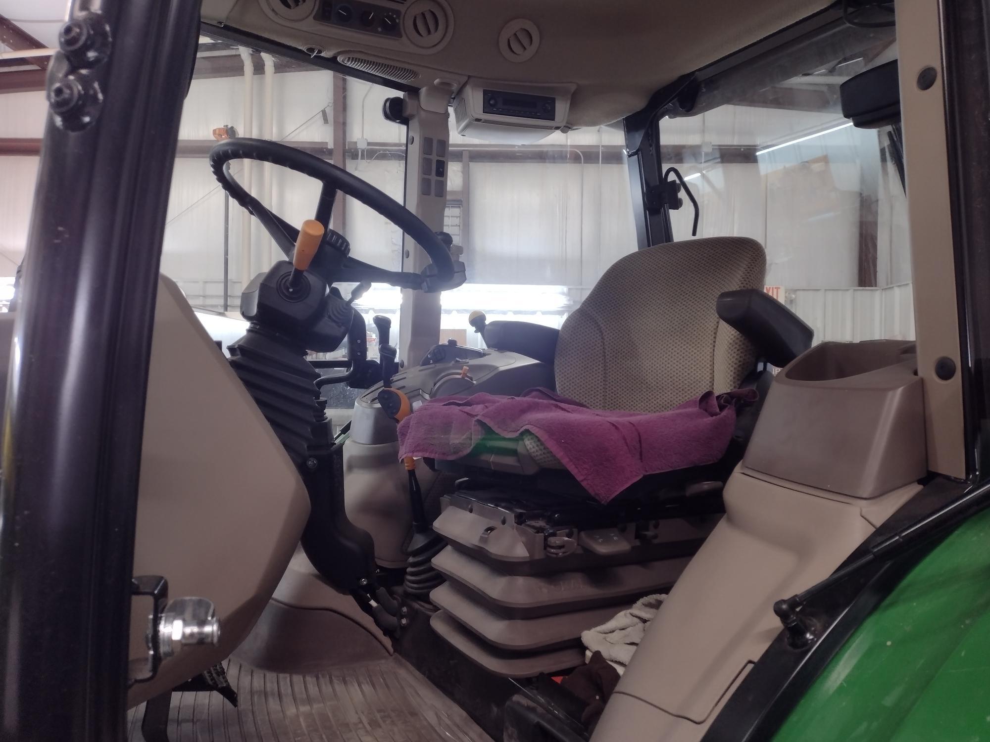 2022 John Deere 5100M Image 3