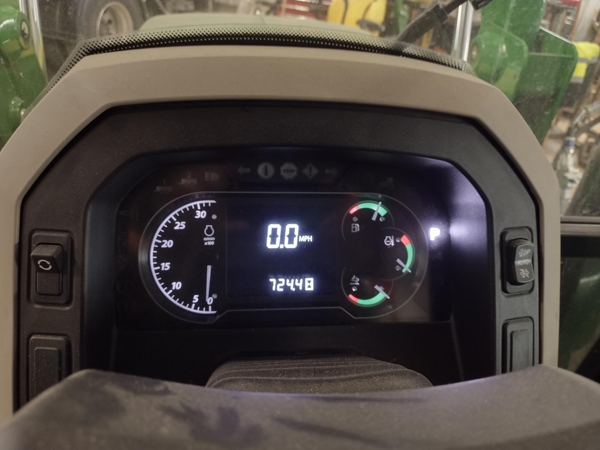 2022 John Deere 5100M Image 8