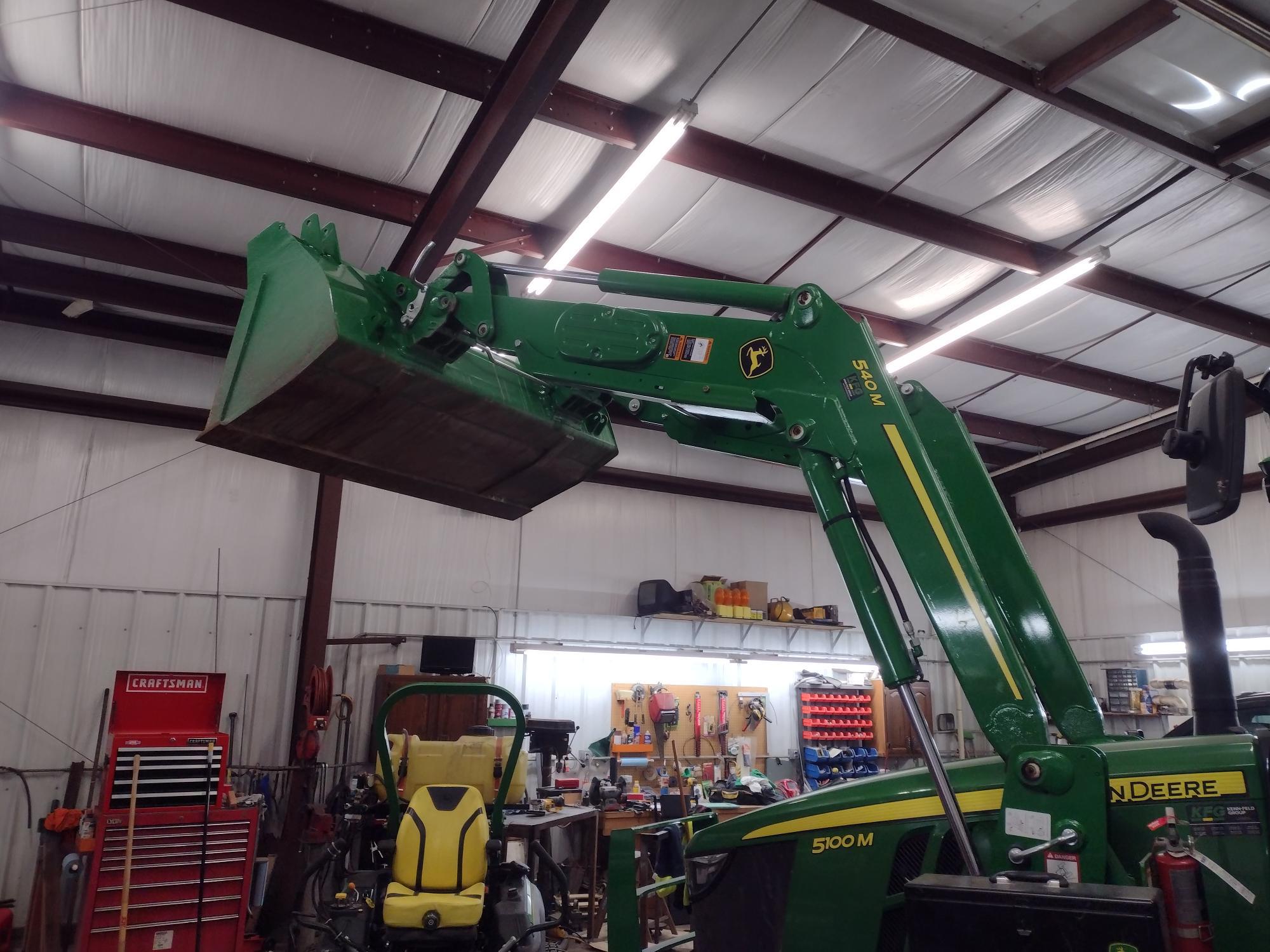 2022 John Deere 5100M Image 7