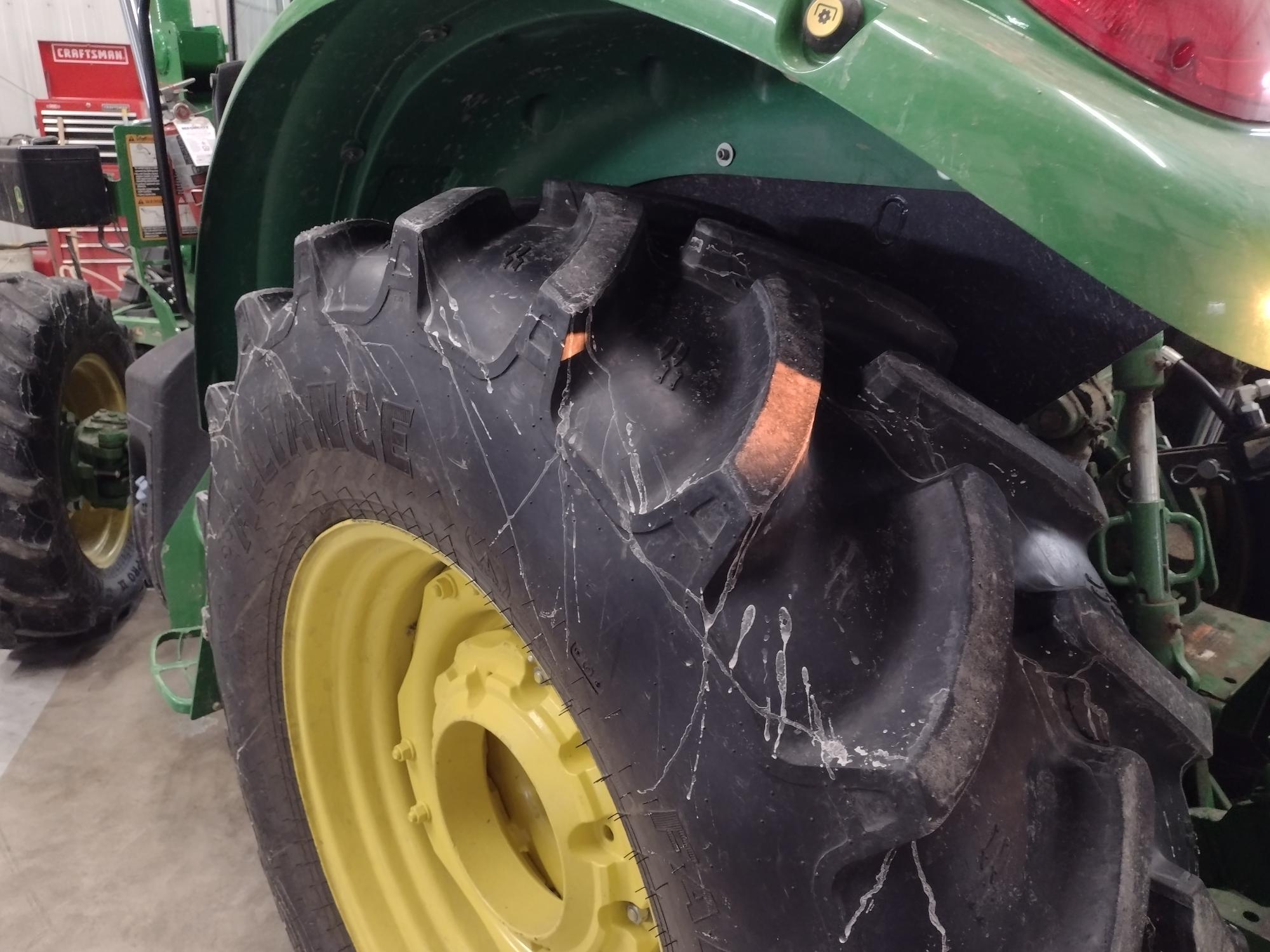 2022 John Deere 5100M Image 9