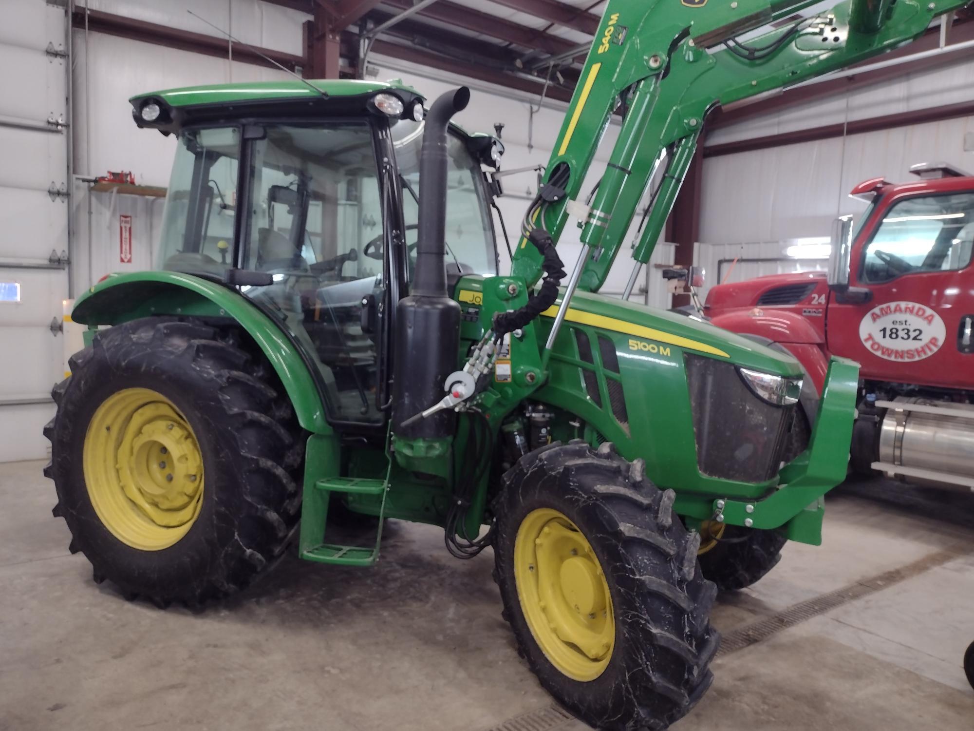 2022 John Deere 5100M Image 2