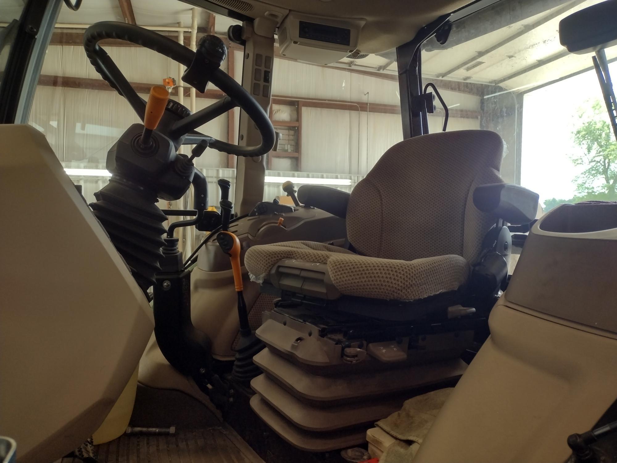 2022 John Deere 5100M Image 18