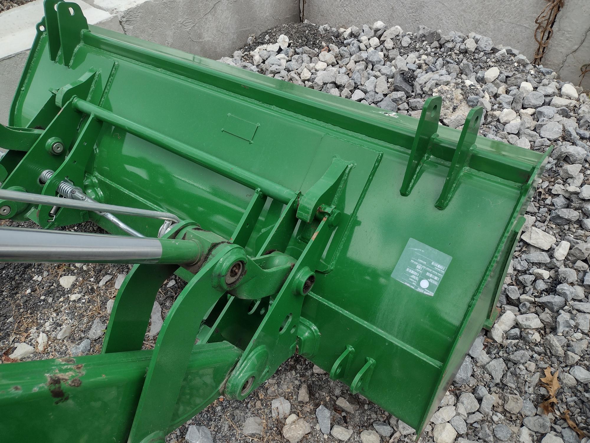2022 John Deere 5100M Image 21