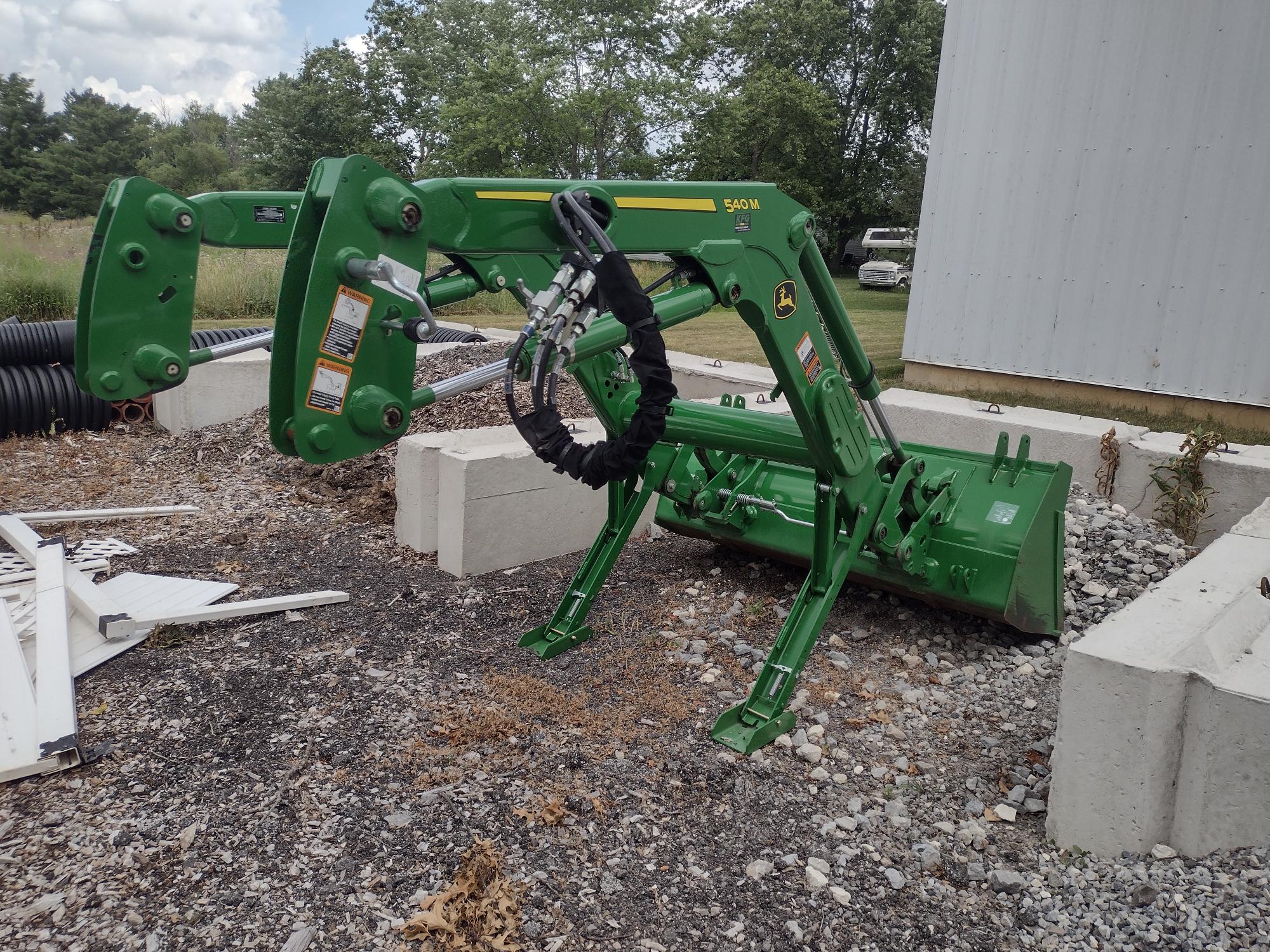 2022 John Deere 5100M Image 22