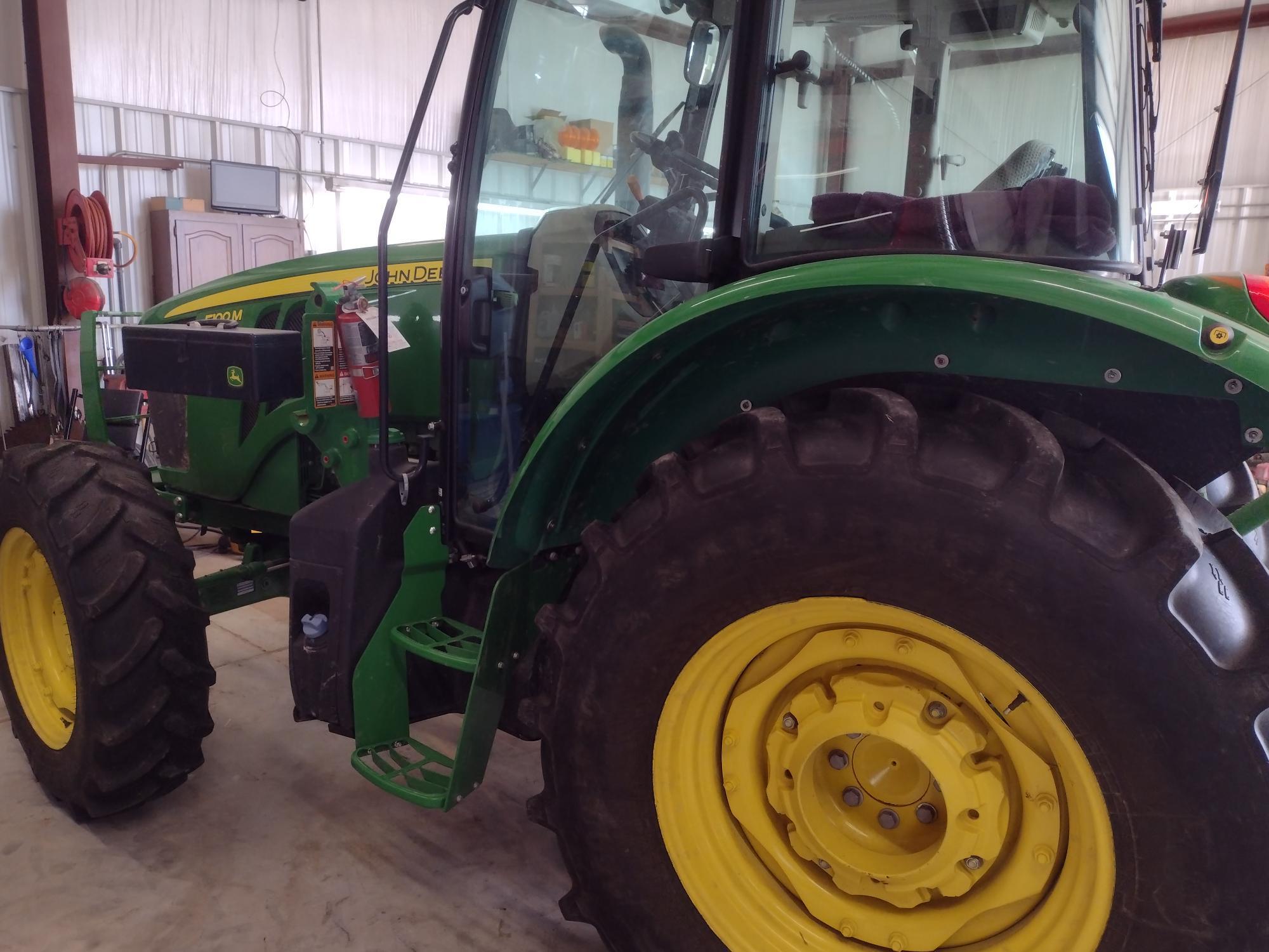 2022 John Deere 5100M Image 13