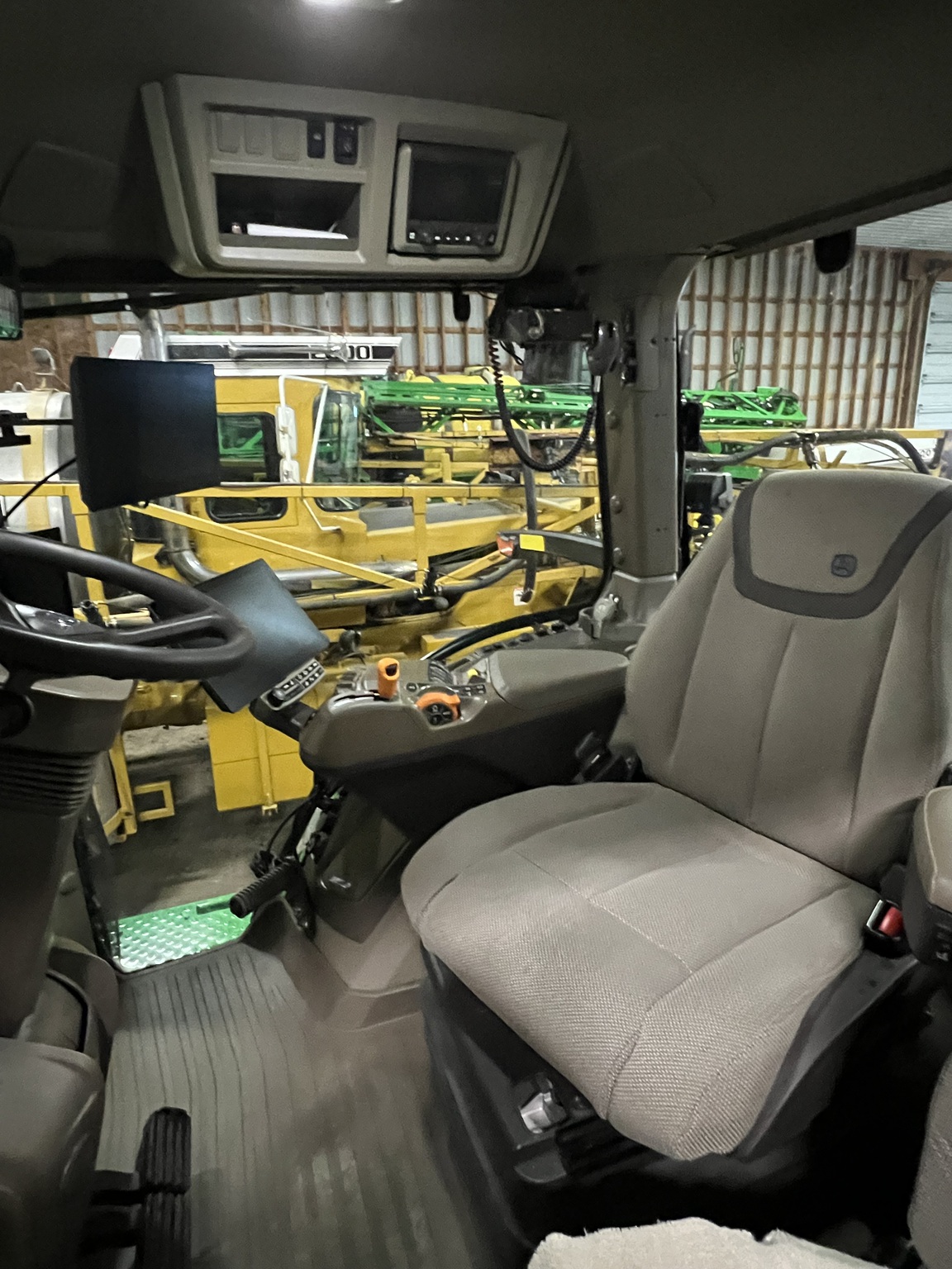 2024 John Deere 8R 340 Image 7
