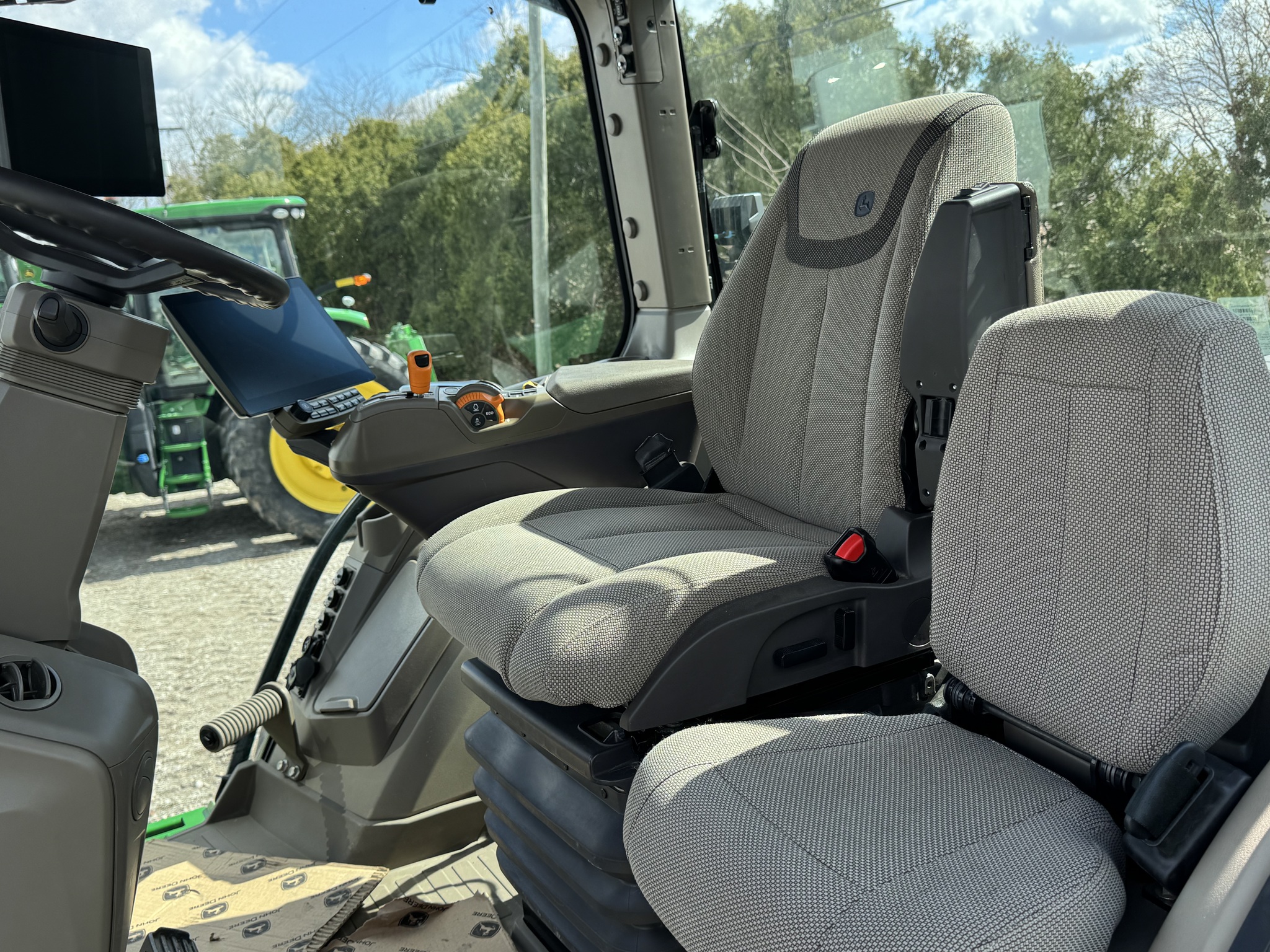 2024 John Deere 8R 340 Image 8