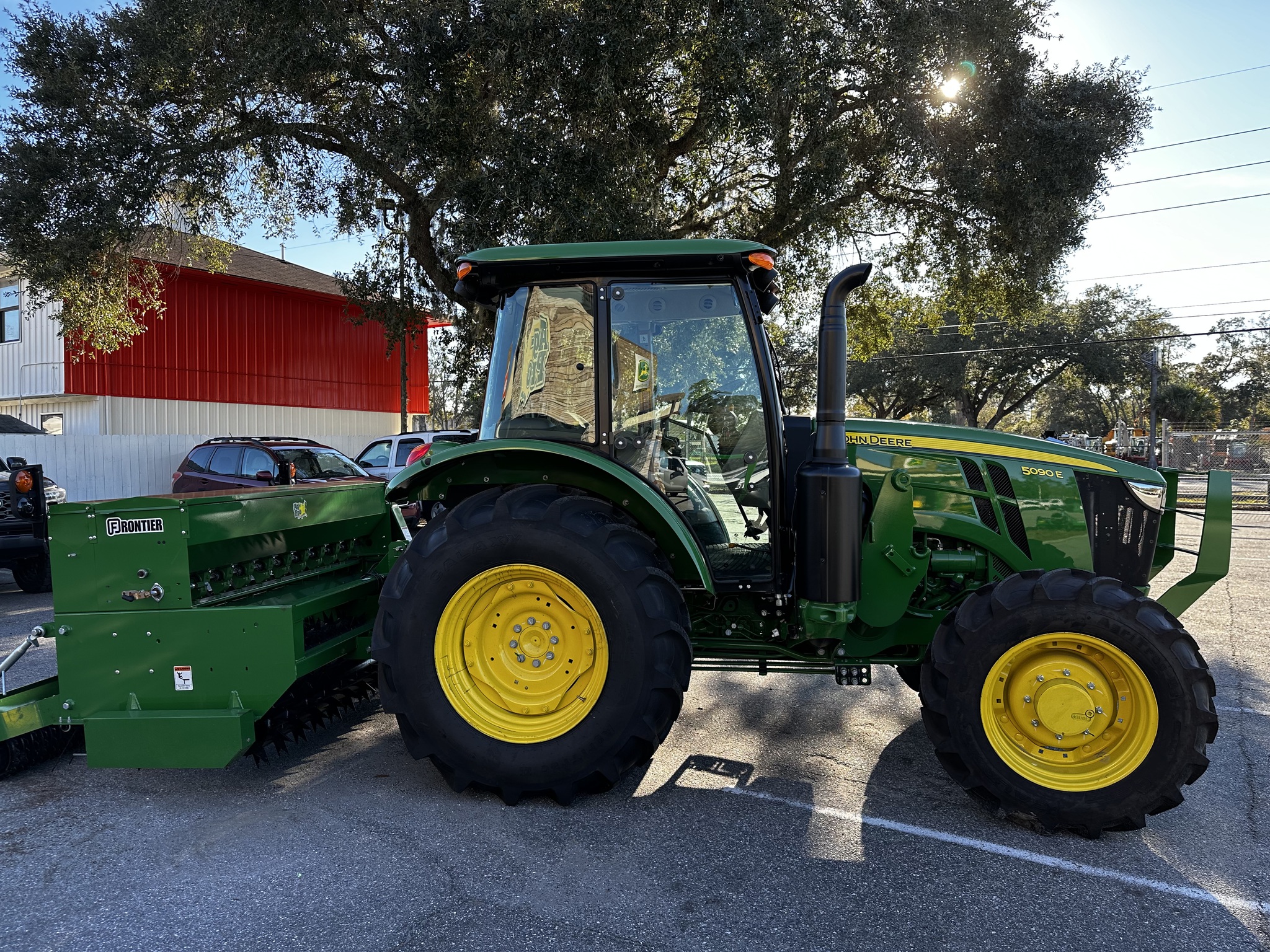 2025 John Deere 5090E Image 1