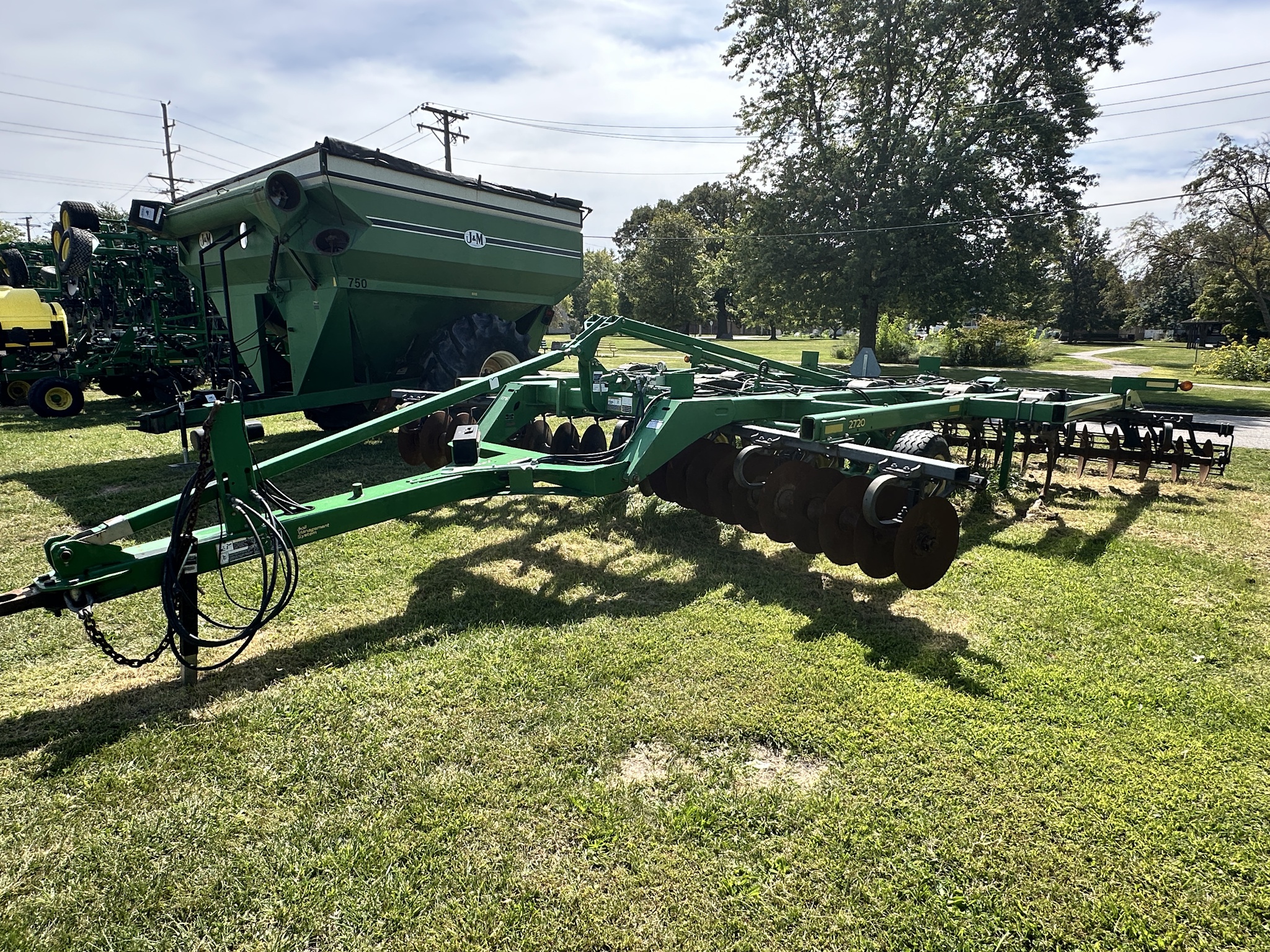  2013 John Deere 2720 at Heritage Tractor in Lacon, IL