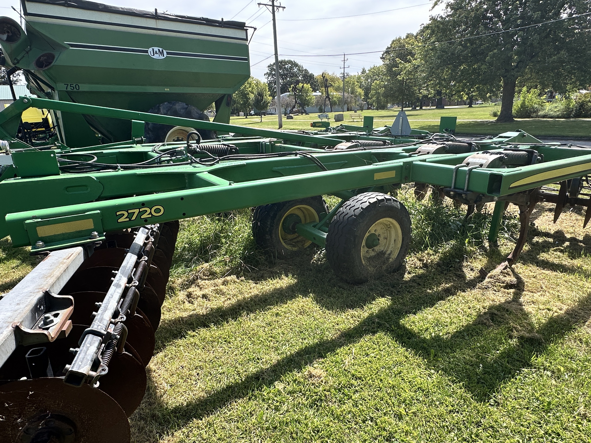  2013 John Deere 2720 at Heritage Tractor in Lacon, IL