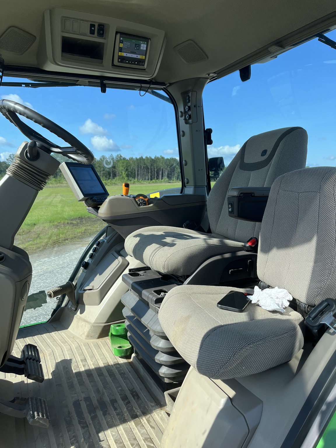 2023 John Deere 8R 340 Image 6