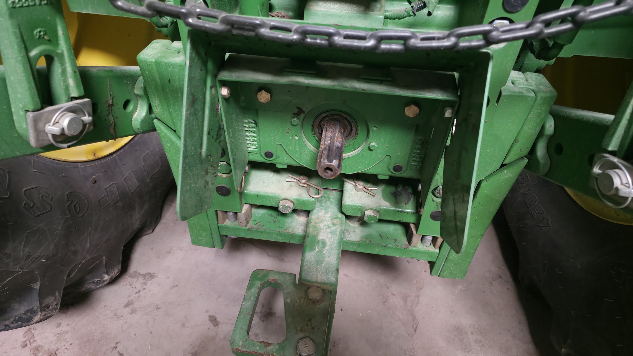 2013 John Deere 6105M Image 17