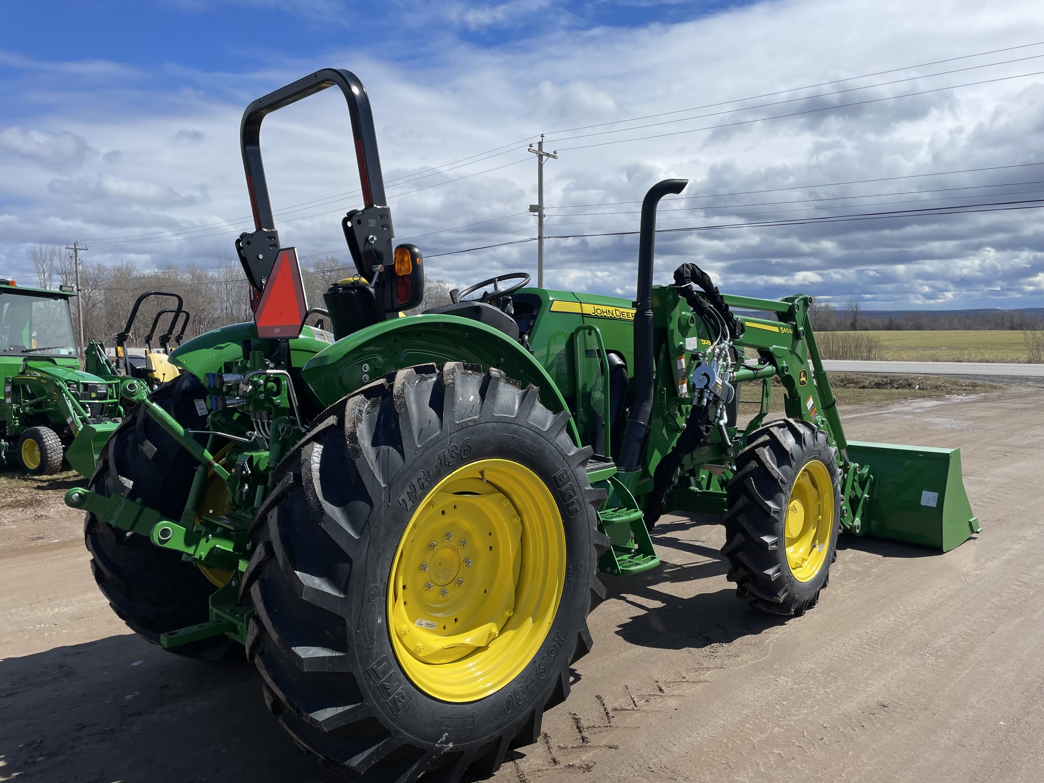 2024 John Deere 5090E Image 7