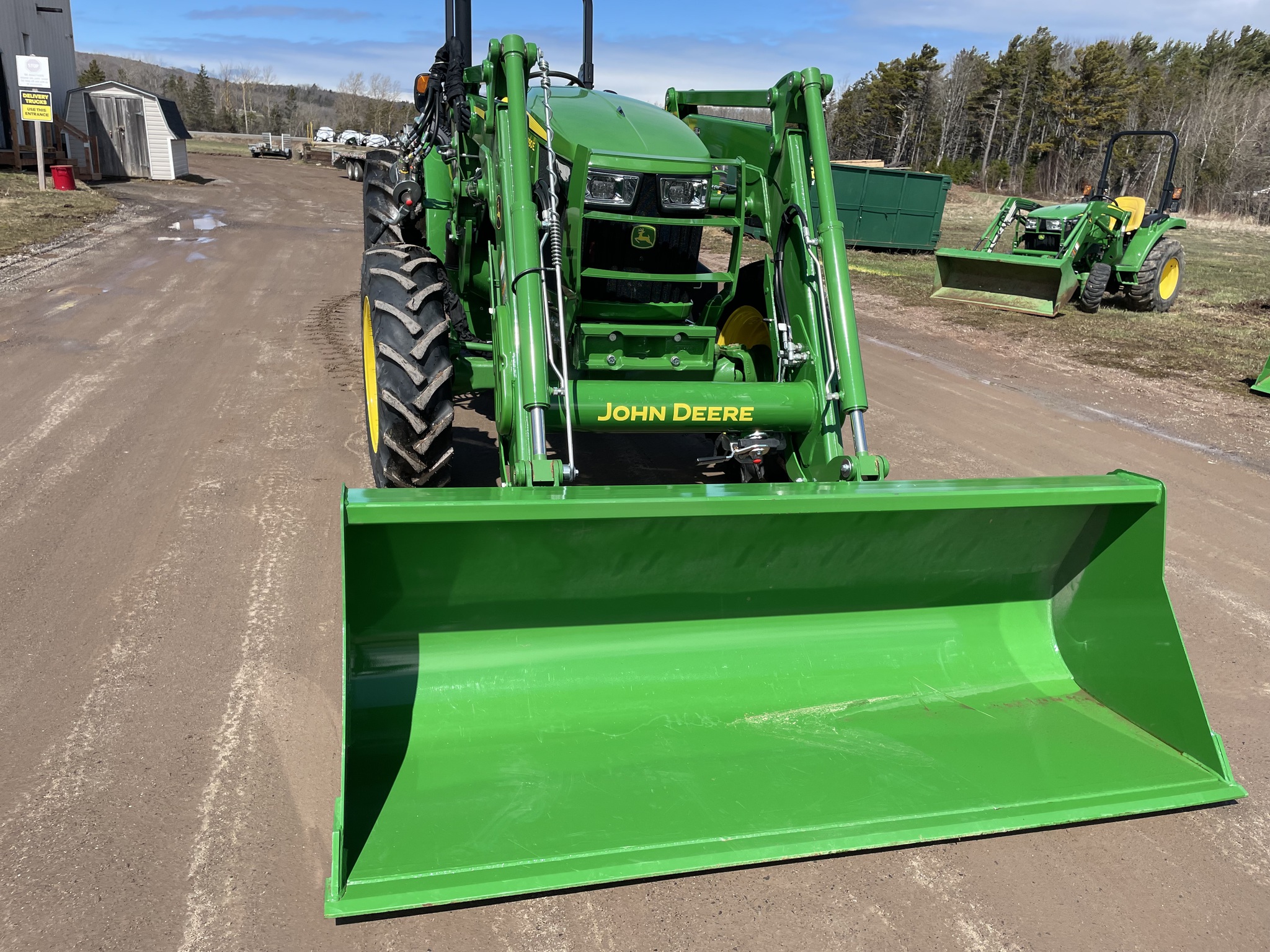 2024 John Deere 5090E Image 9