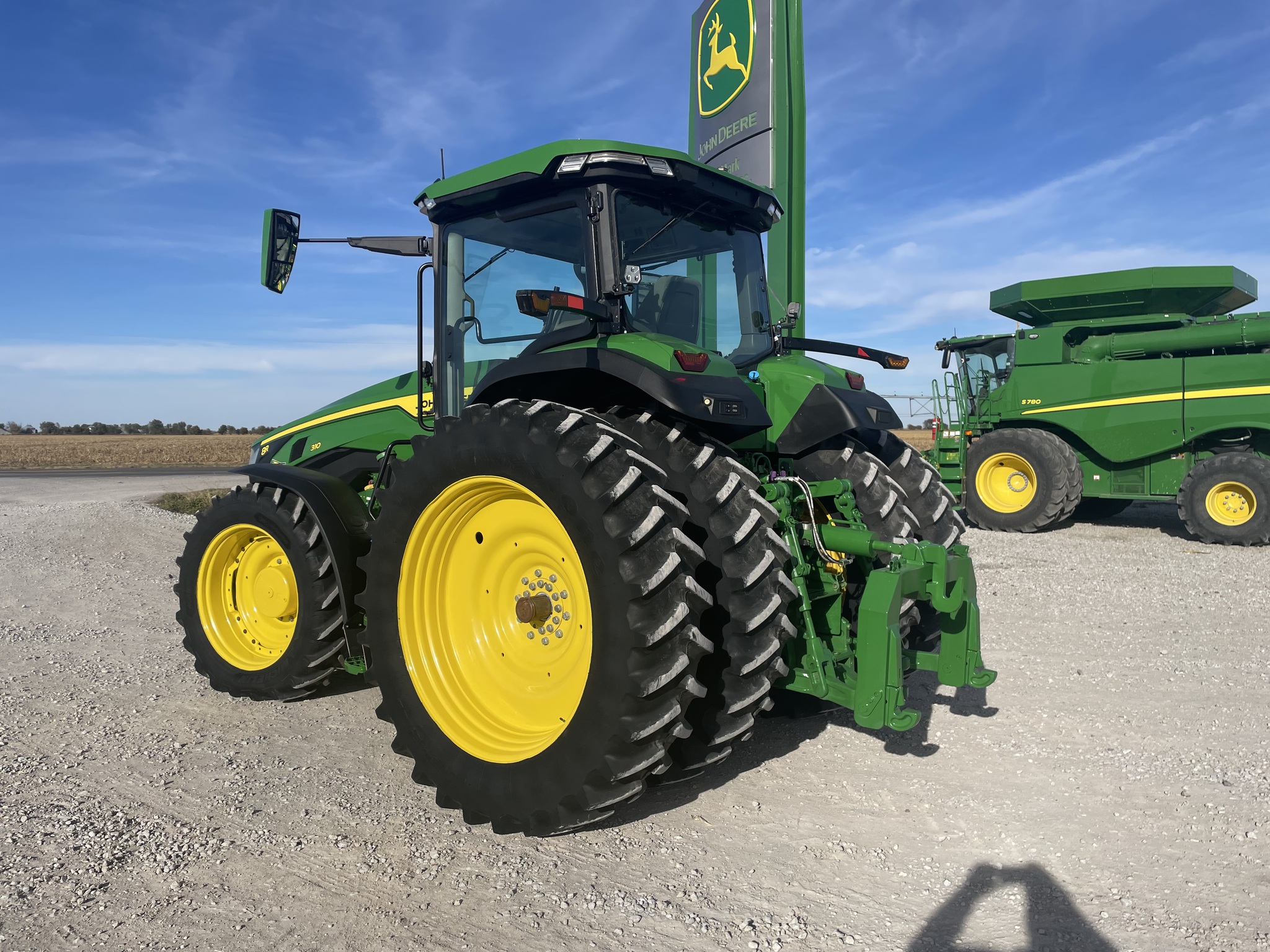 2024 John Deere 8R 310 Image 3