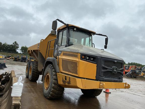 Photo of a 2024 John Deere 310 P