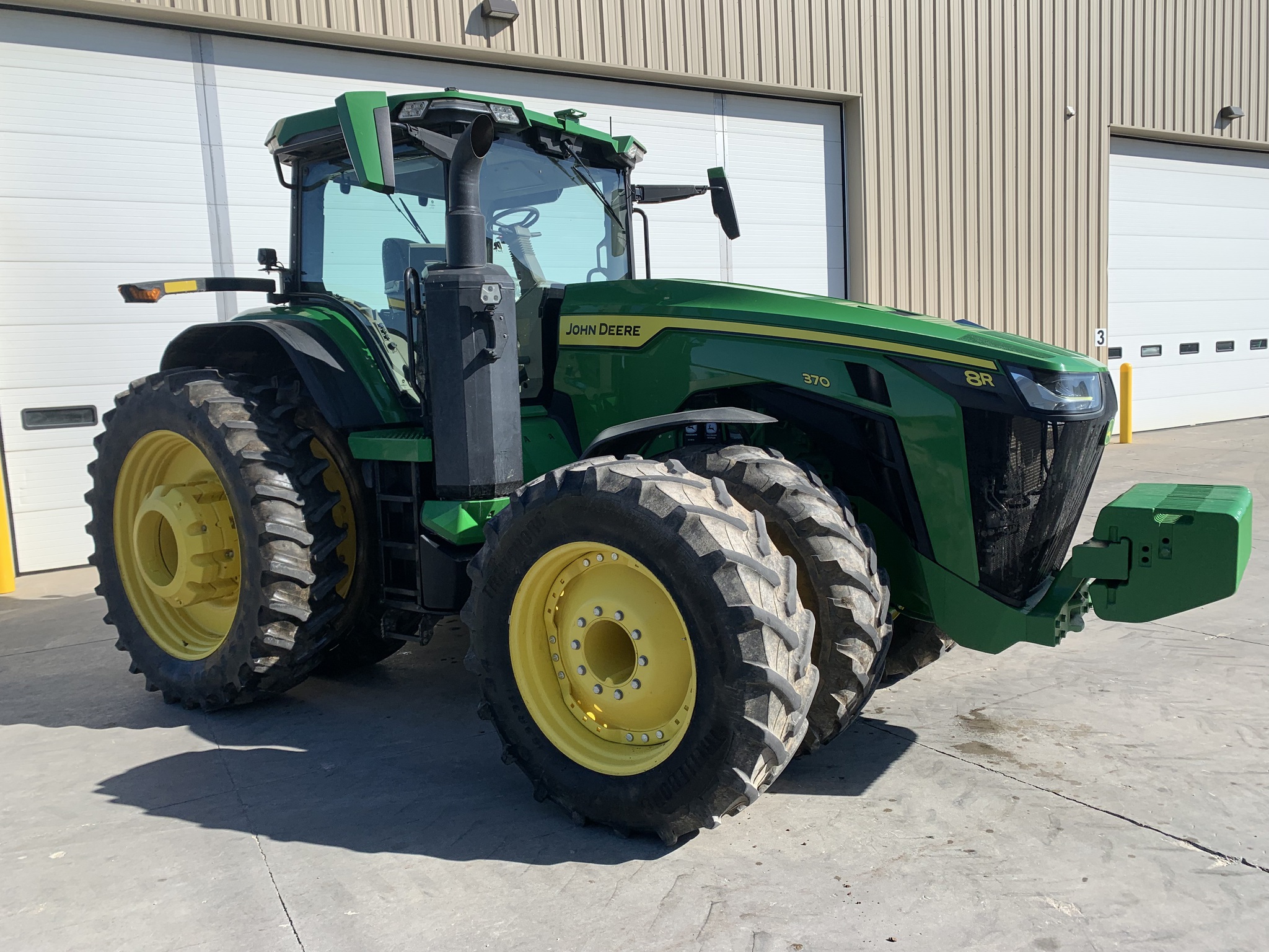 2022 John Deere 8R 370 Image 1