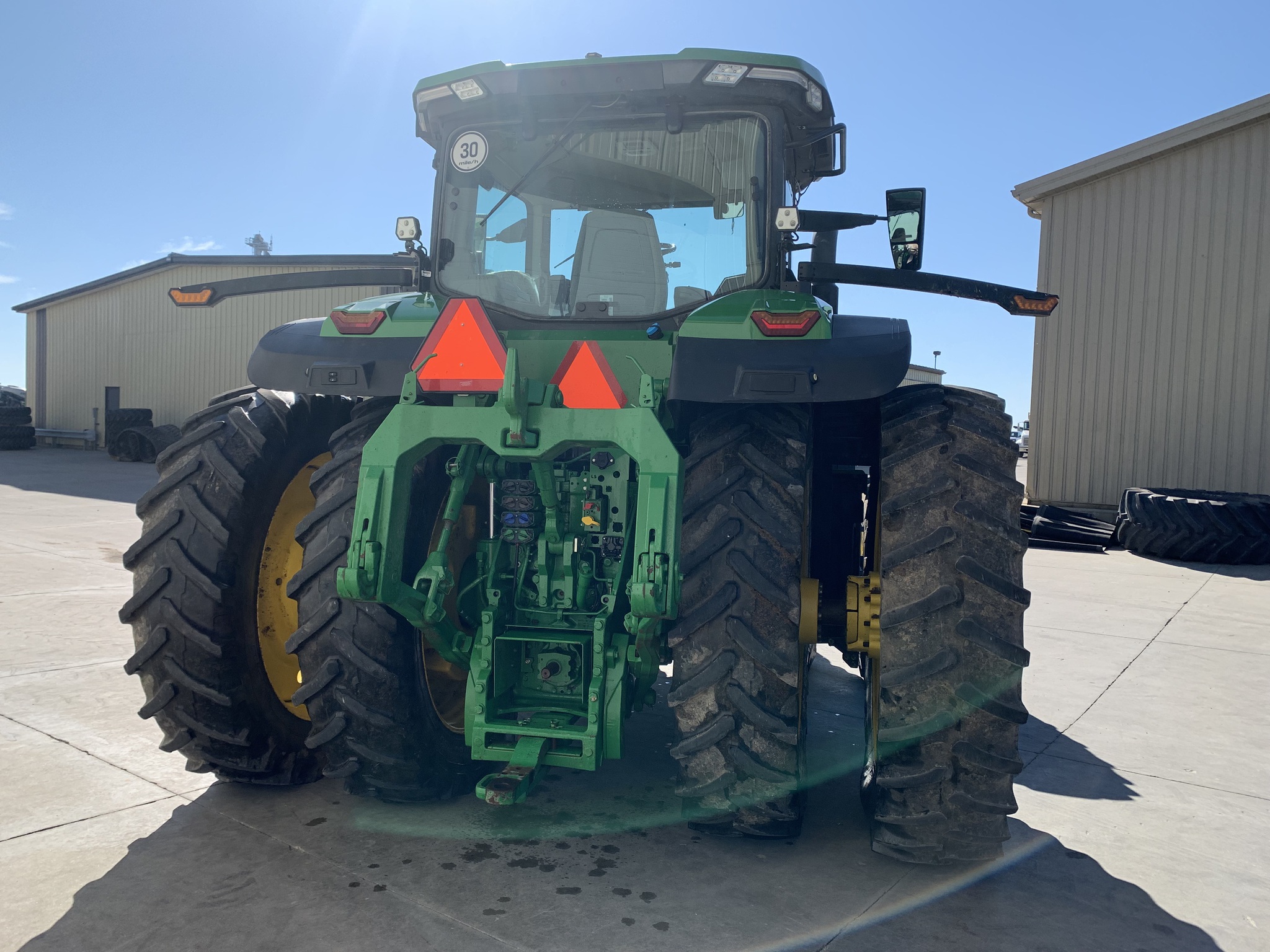 2022 John Deere 8R 370 Image 4