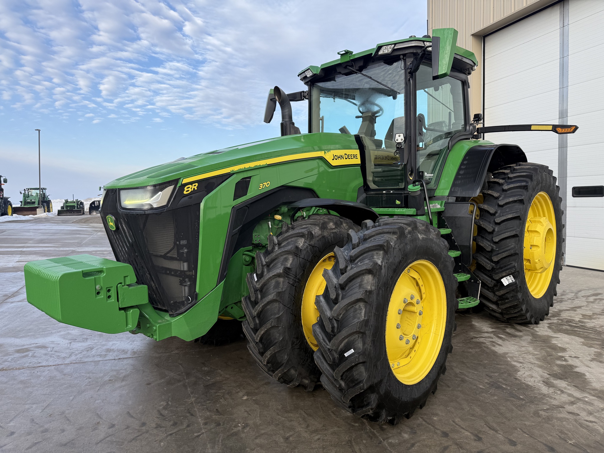 2022 John Deere 8R 370 Image 7