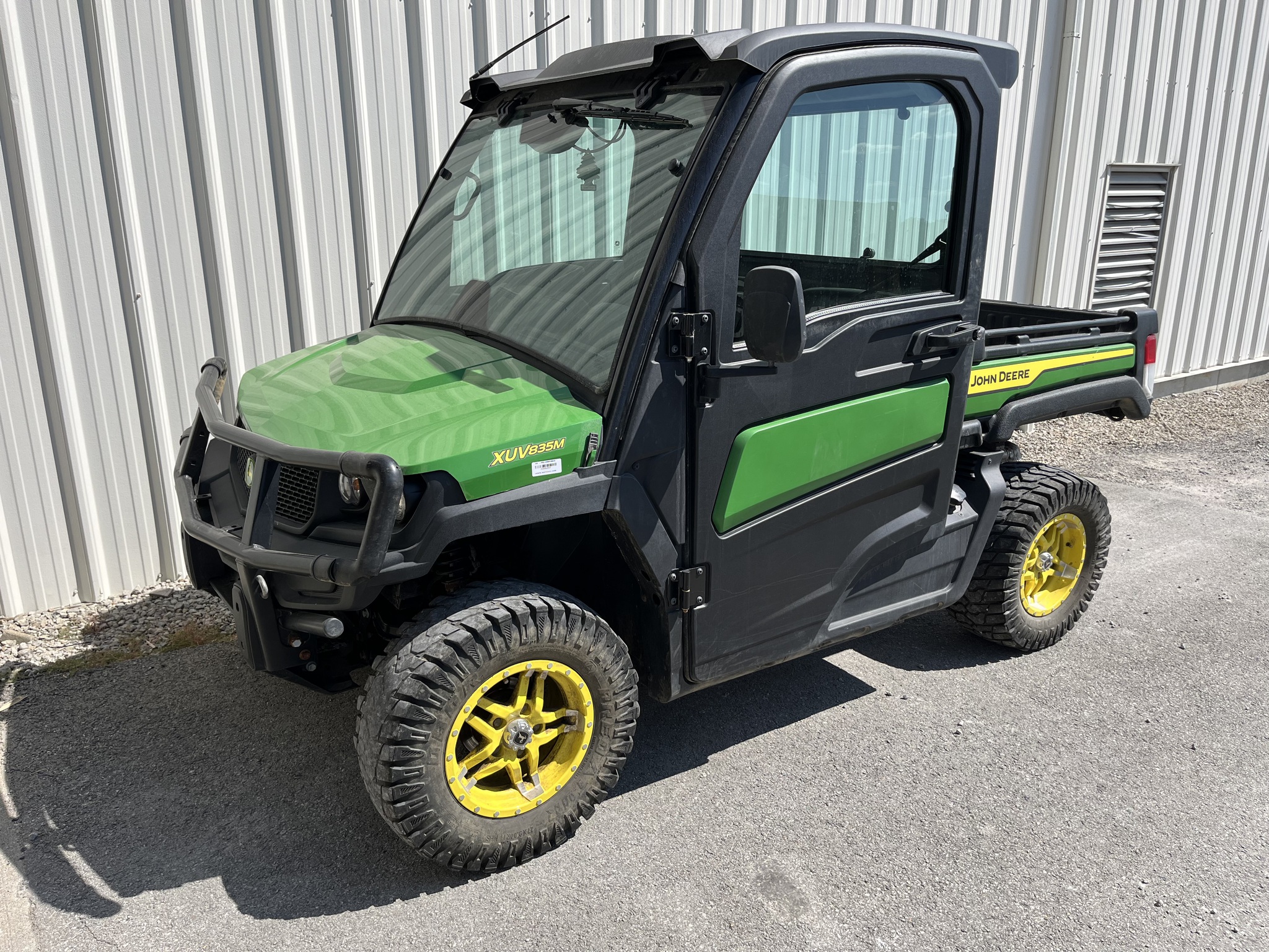 2023 John Deere XUV 835M Image 1