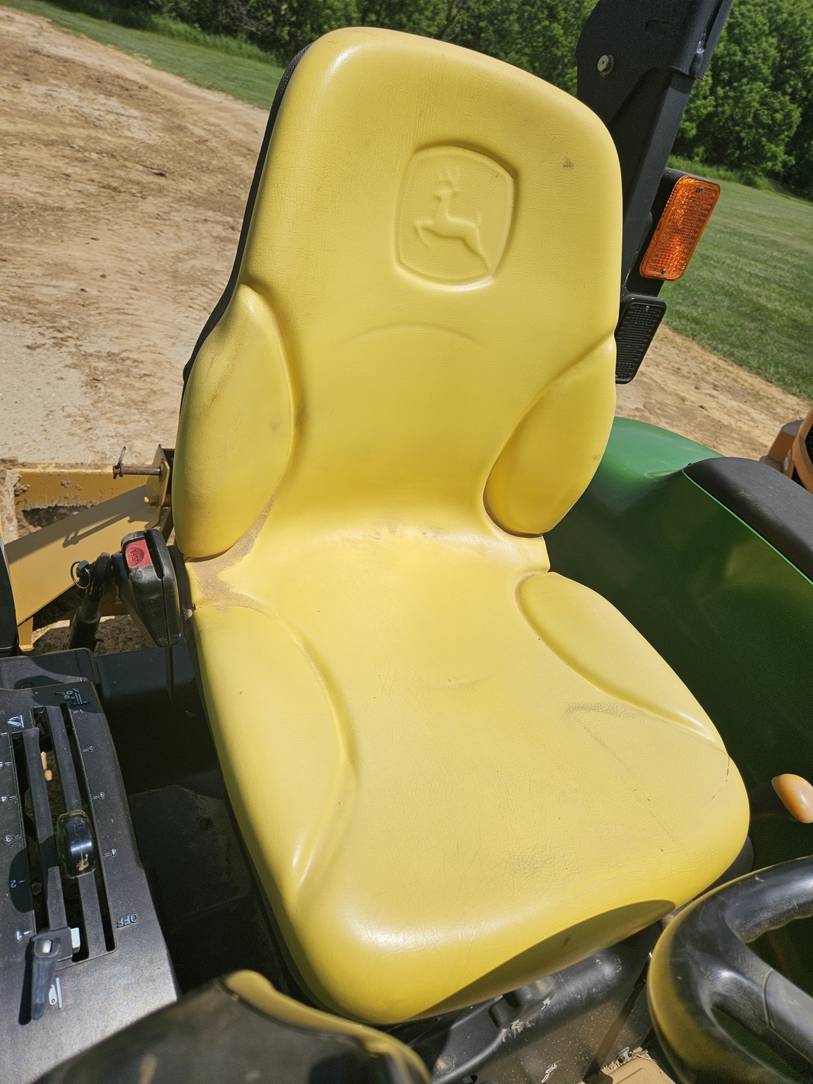 2012 John Deere 4320 Image 4