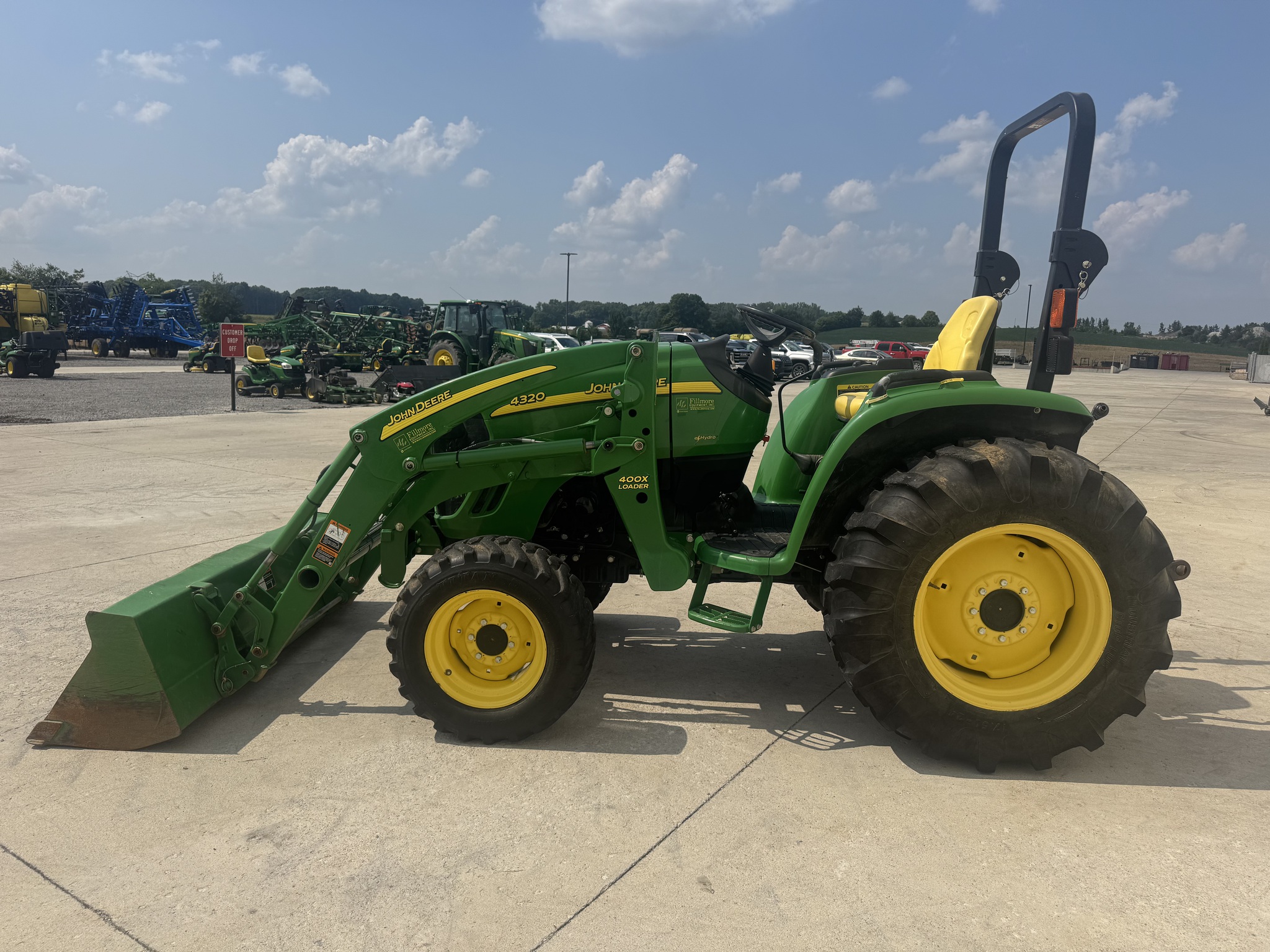 2012 John Deere 4320 Image 4
